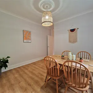 Lovely Seafront With Garden Apartment Swansea